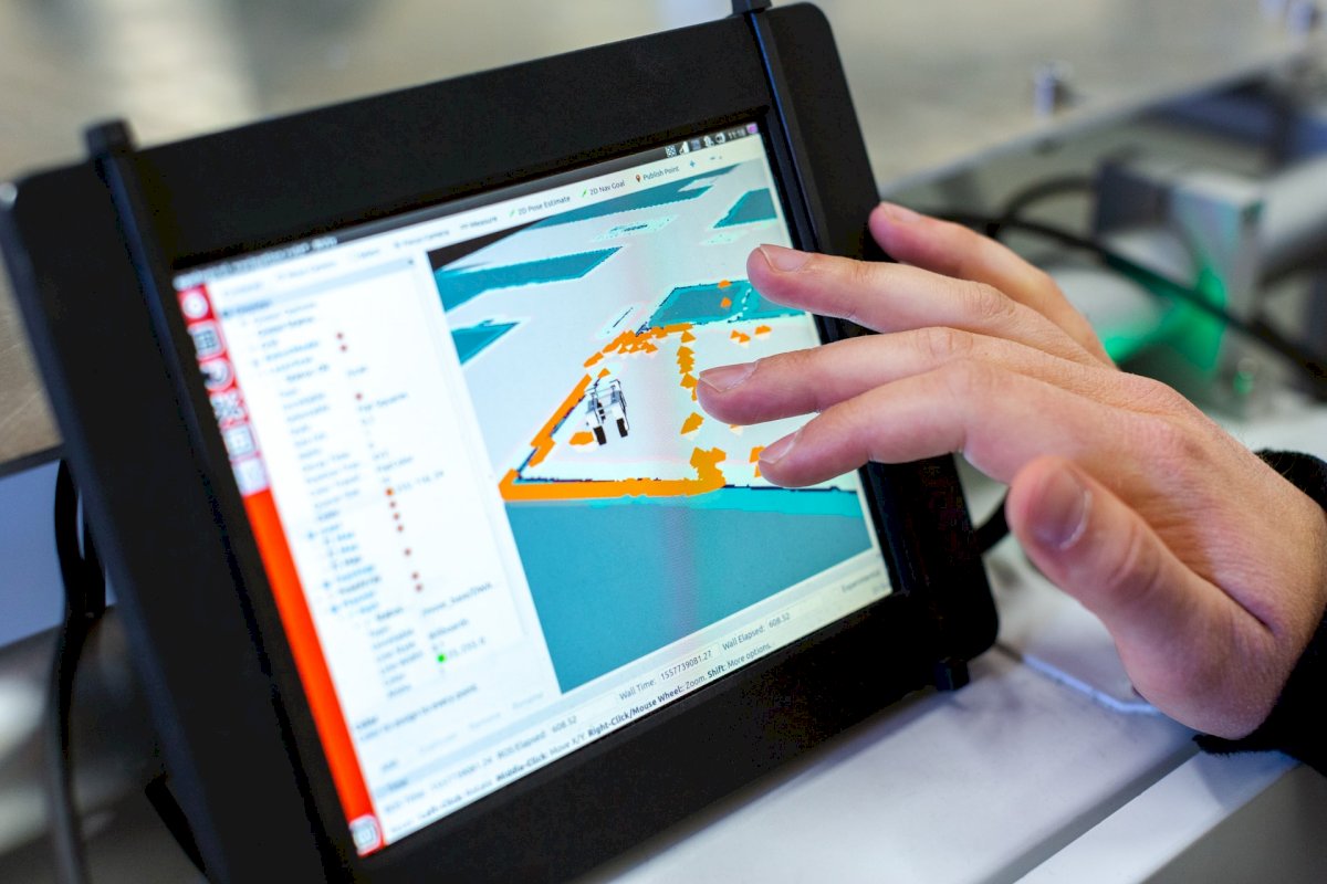 AI Retail Solutions: How Advanced Algorithms Transform the Industry